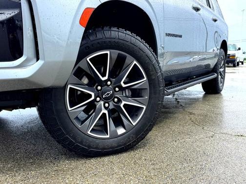 Sterling Gray Metallic 2023 Chevrolet Suburban Z71
