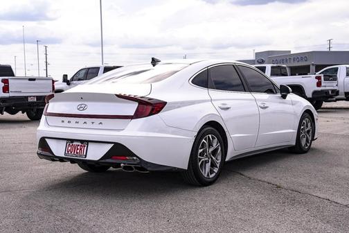 2022 Hyundai SONATA SEL