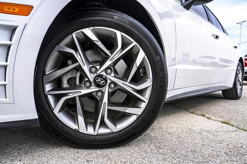 2022 Hyundai SONATA SEL
