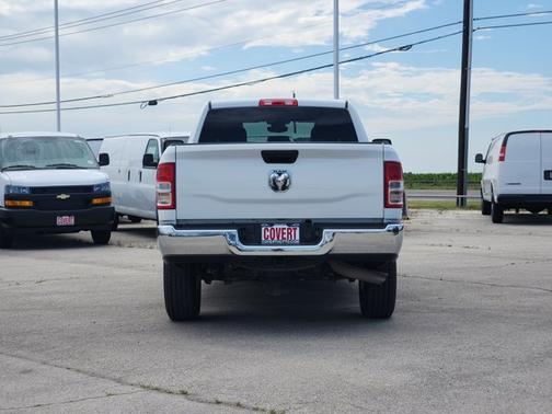 Bright White Clearcoat 2024 RAM 2500 Big Horn