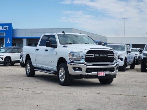 Bright White Clearcoat 2024 RAM 2500 Big Horn