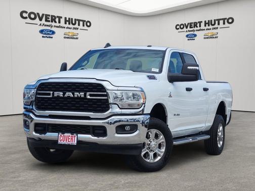 Bright White Clearcoat 2024 RAM 2500 Big Horn