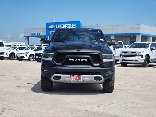 Diamond Black Crystal Pearlcoat 2019 RAM 1500 Rebel