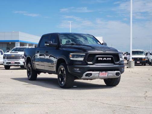 Diamond Black Crystal Pearlcoat 2019 RAM 1500 Rebel