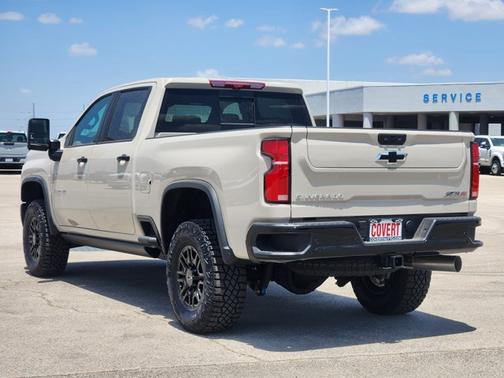 White Sands 2026 Chevrolet Silverado 2500 ZR2