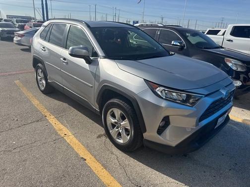 2020 Toyota RAV4 XLE