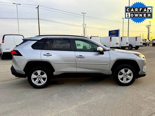 2020 Toyota RAV4 XLE