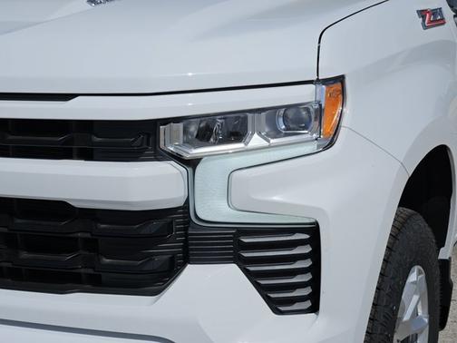 Summit White 2026 Chevrolet Silverado 1500 RST