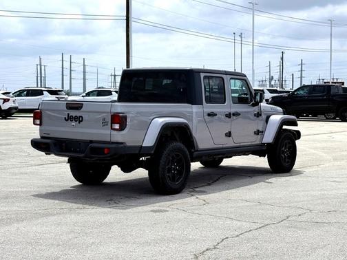 Billet Silver Metallic Clearcoat 2021 Jeep Gladiator Willys