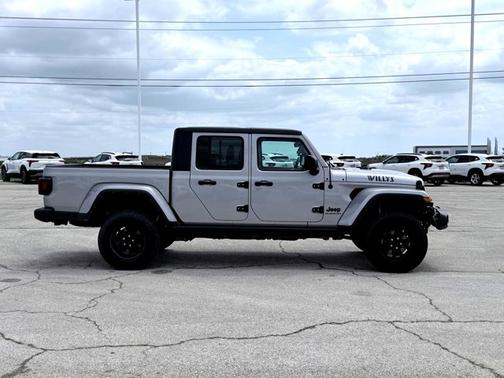 Billet Silver Metallic Clearcoat 2021 Jeep Gladiator Willys