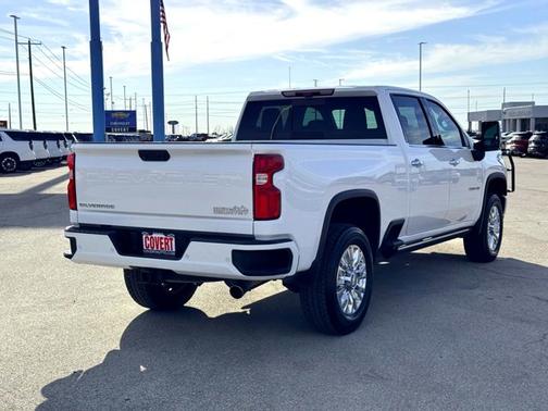 Summit White 2022 Chevrolet Silverado 2500 High Country