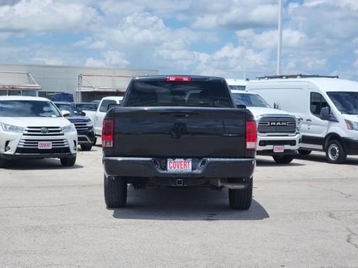 Brilliant Black Crystal Pearlcoat 2016 RAM 1500 Tradesman/Express
