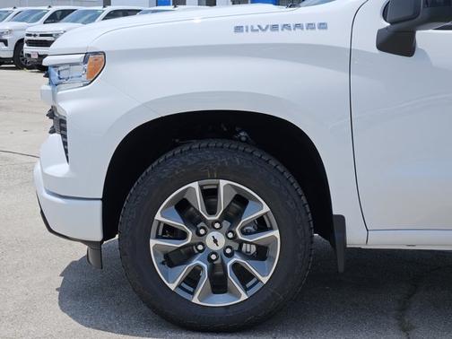 Summit White 2026 Chevrolet Silverado 1500 RST