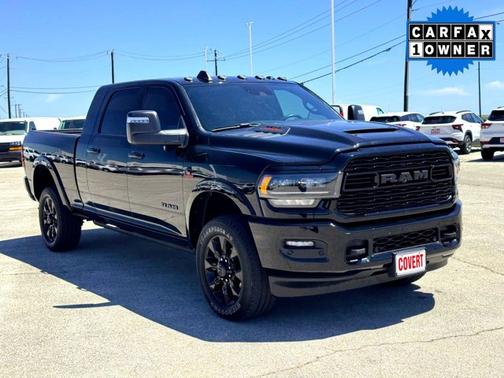 Diamond Black Crystal Pearlcoat 2024 RAM 2500 Limited