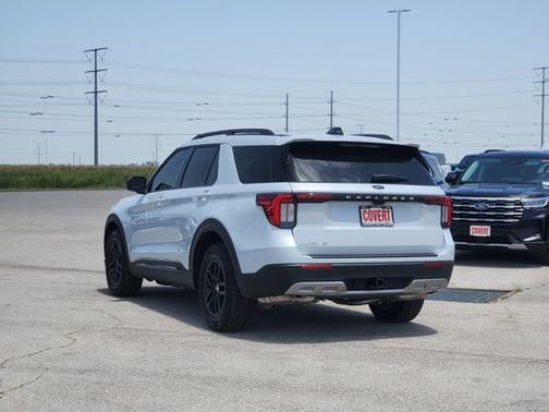 Space White Metallic 2026 Ford Explorer Active