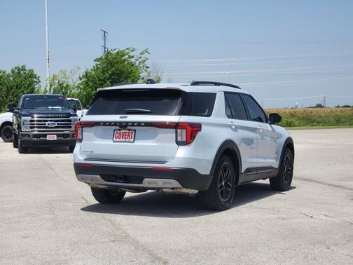 Space White Metallic 2026 Ford Explorer Active