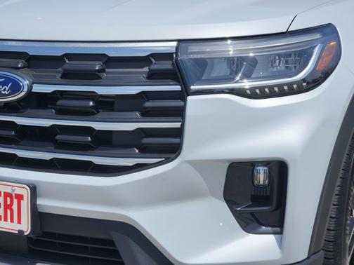 Space White Metallic 2026 Ford Explorer Active