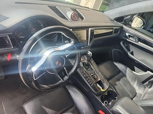 2016 Porsche Macan Turbo