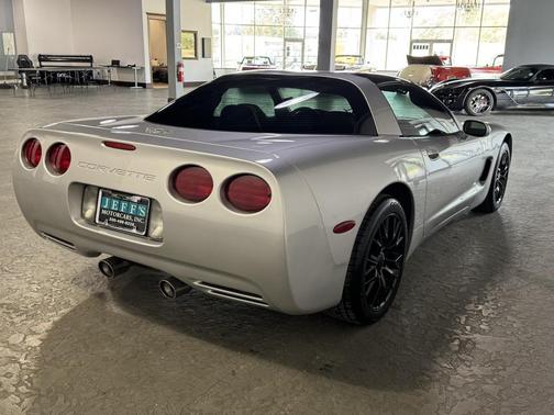 2003 Chevrolet Corvette Base
