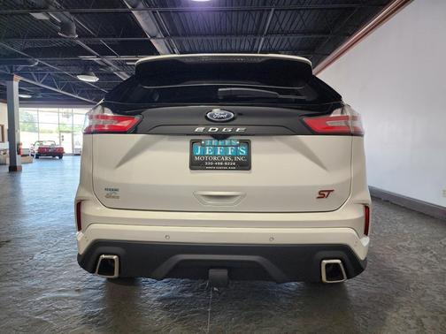 2022 Ford Edge ST