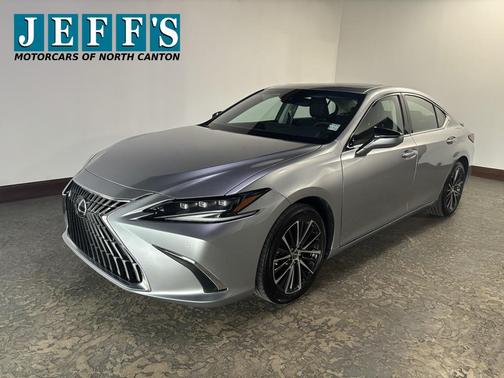 2024 Lexus ES 300h F SPORT Handling