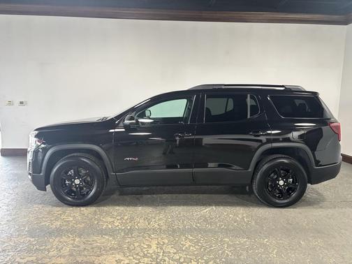 2023 GMC Acadia AWD AT4