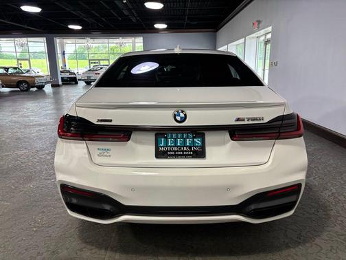 2022 BMW M760 xDrive