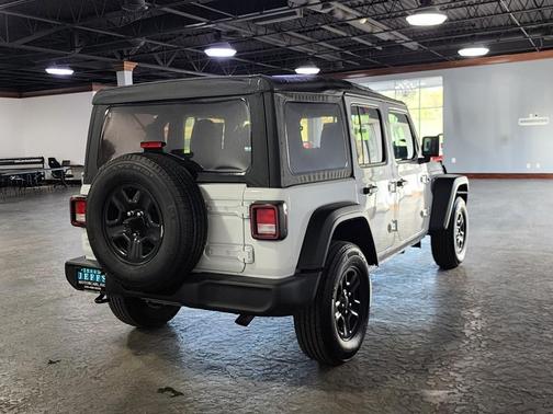 2022 Jeep Wrangler Unlimited Sport