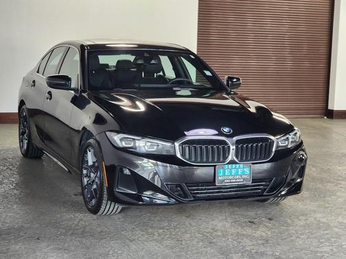 2025 BMW 330 i xDrive