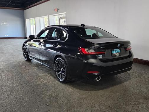 2025 BMW 330 i xDrive