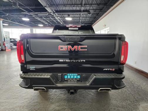 2022 GMC Sierra 1500 AT4