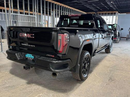 2024 GMC Sierra 2500 AT4