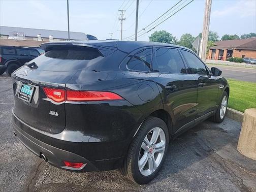 2017 Jaguar F-PACE 35t R-Sport