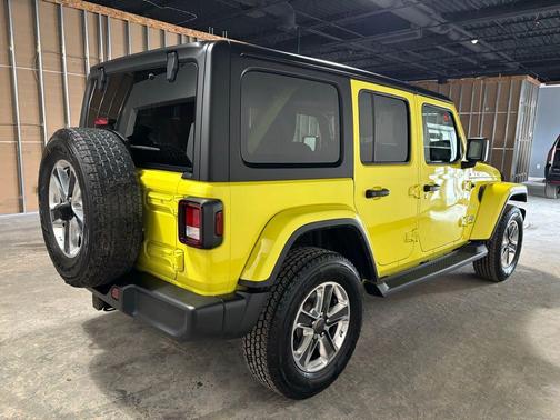 2023 Jeep Wrangler 4-Door Sahara