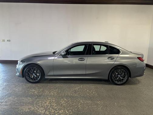 2025 BMW 330 i xDrive
