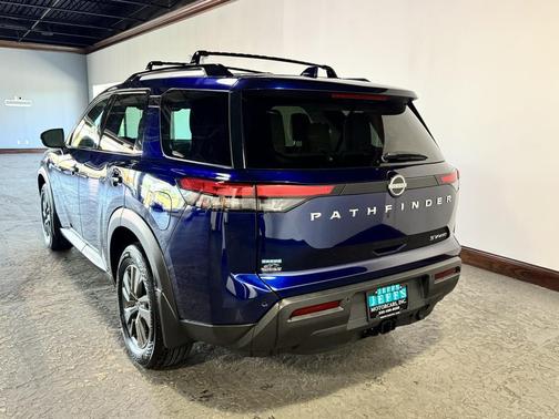 2022 Nissan Pathfinder SV 4WD