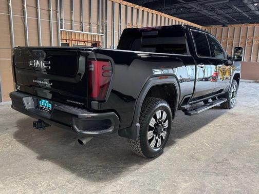 2024 GMC Sierra 2500 Denali