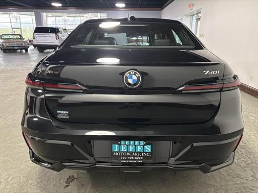 2025 BMW 740 xDrive
