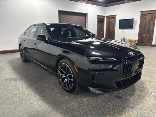 2025 BMW 740 xDrive