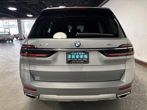 2025 BMW X7 xDrive40i
