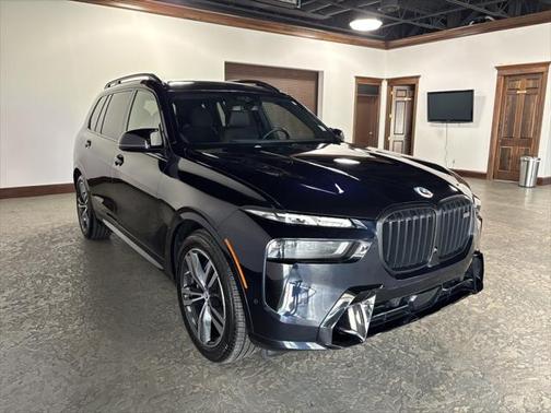 2023 BMW X7 M60i