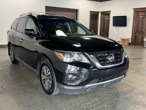2017 Nissan Pathfinder SL