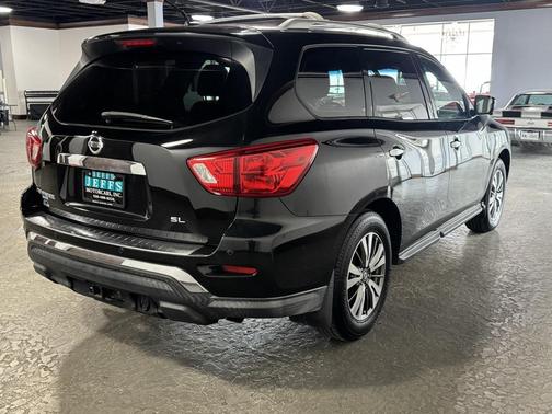 2017 Nissan Pathfinder SL