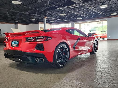 2021 Chevrolet Corvette Stingray w/2LT