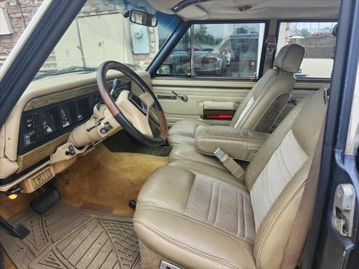 1990 Jeep Grand Wagoneer Base