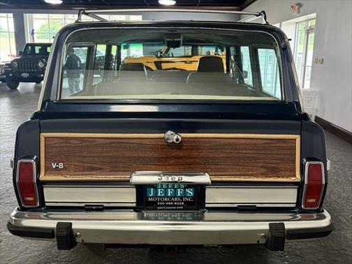 1990 Jeep Grand Wagoneer Base