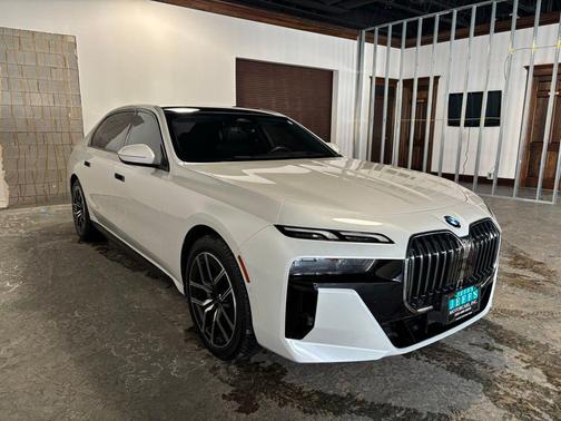 2025 BMW 740 xDrive