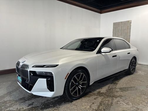 2025 BMW 740 xDrive