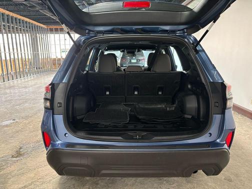 2025 Subaru Forester Base