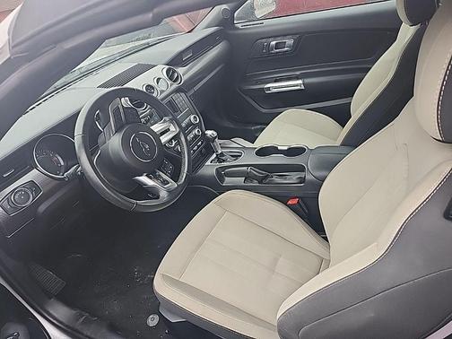 2020 Ford Mustang EcoBoost